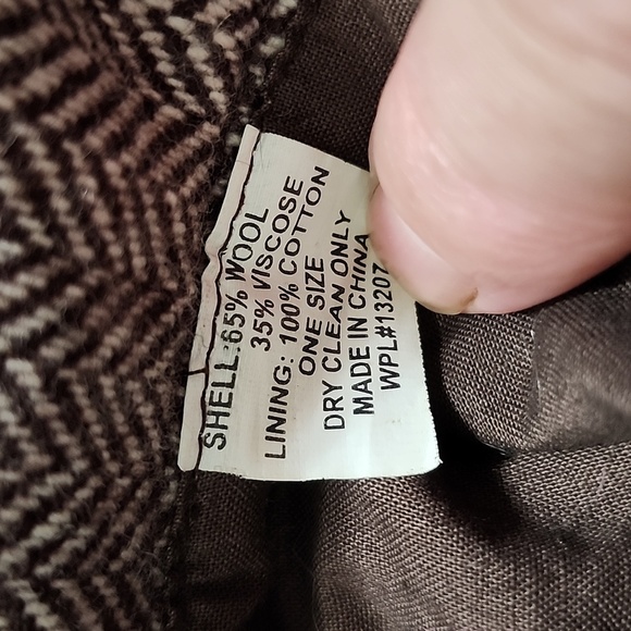 Classic Herringbone Wool Blend Newsboy Cap with Floral Detail - Picture 3 of 4